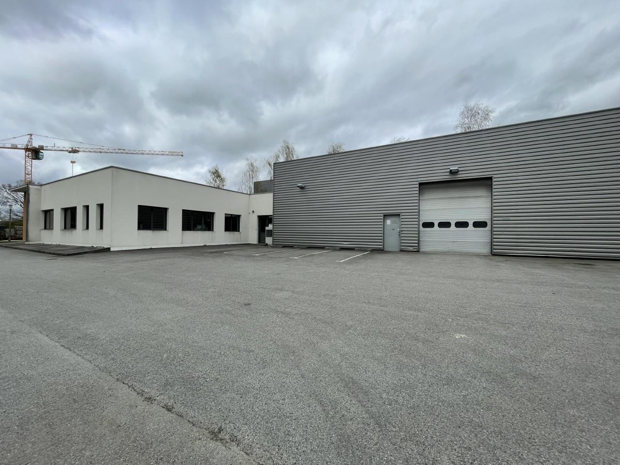 Local d'activité Vern-sur-Seiche 619m² Location local d'activité Vern-sur-Seiche Ille-et-Vilaine OLACT2310938 1